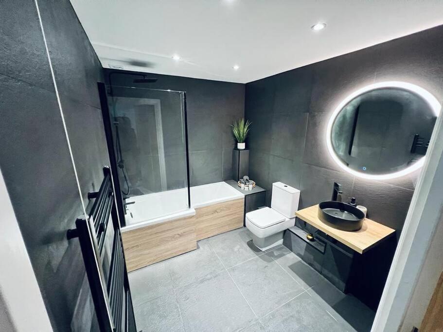 Appartamento 2 Bed Harbourside Penthouse With Hot Tub & Stunning Roof Terrace Weymouth Esterno foto